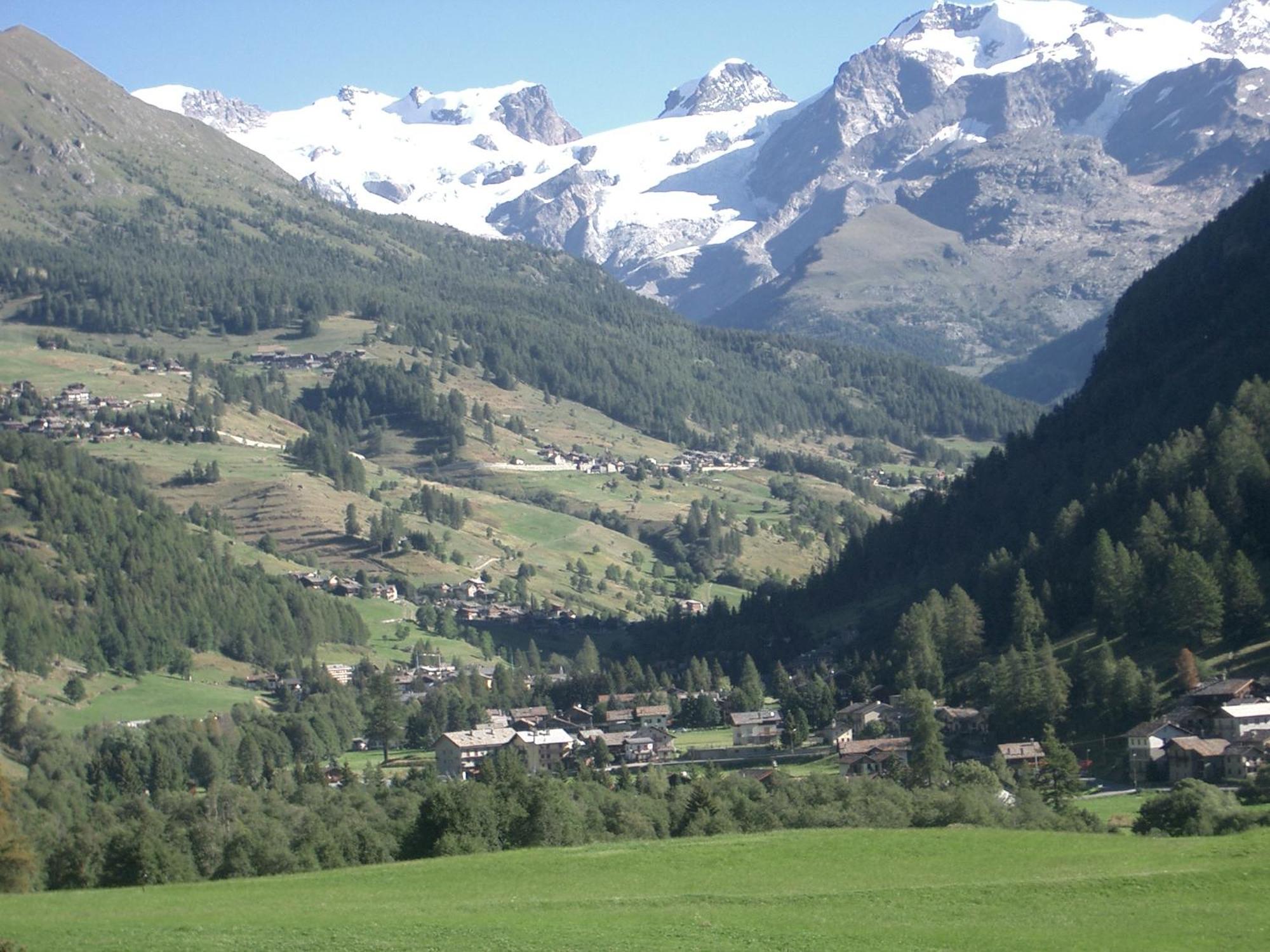 Le Vieux Rascard Chambres D'Hotes Champoluc Exterior photo
