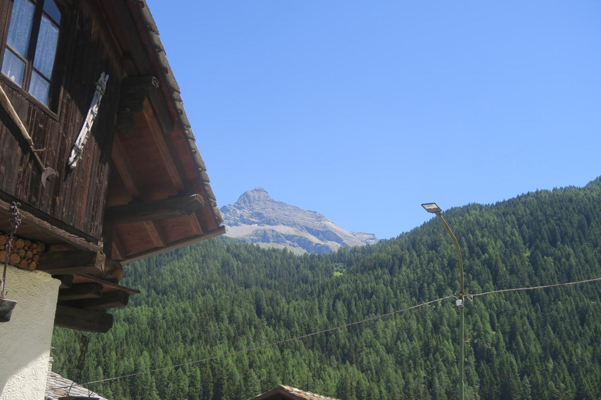 Le Vieux Rascard Chambres D'Hotes Champoluc Exterior photo